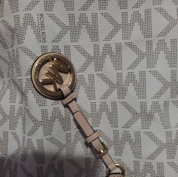 Michael Kors tote - Picture 2 of 3